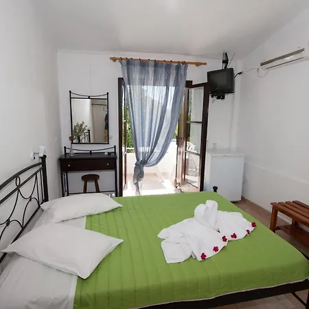 Kefalonia & Hotel 2*