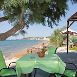 Kefalonia & מלון 2*